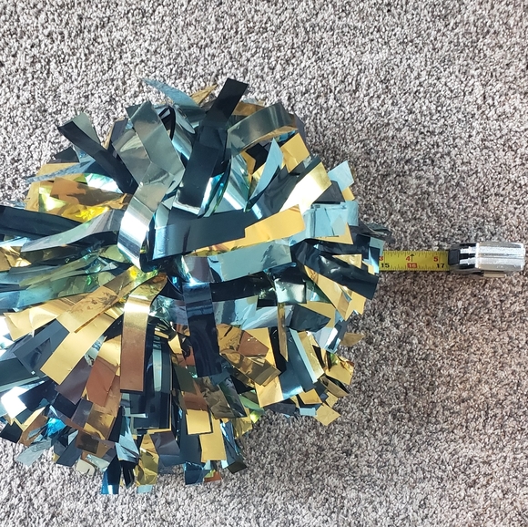 Chargers NFL Pom Pom - Picture 2 of 3